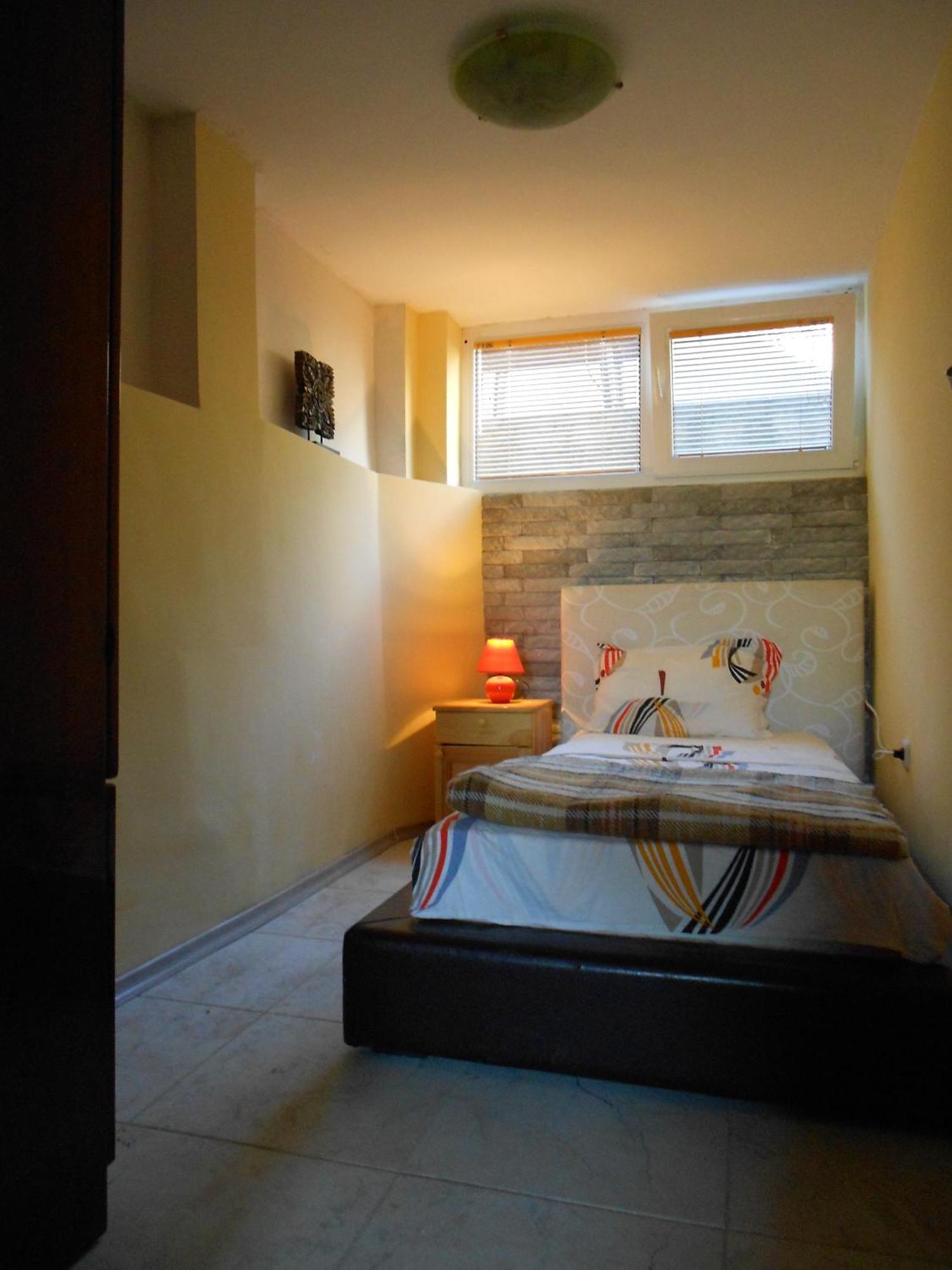 Hostel Del Mar Varna Exterior photo